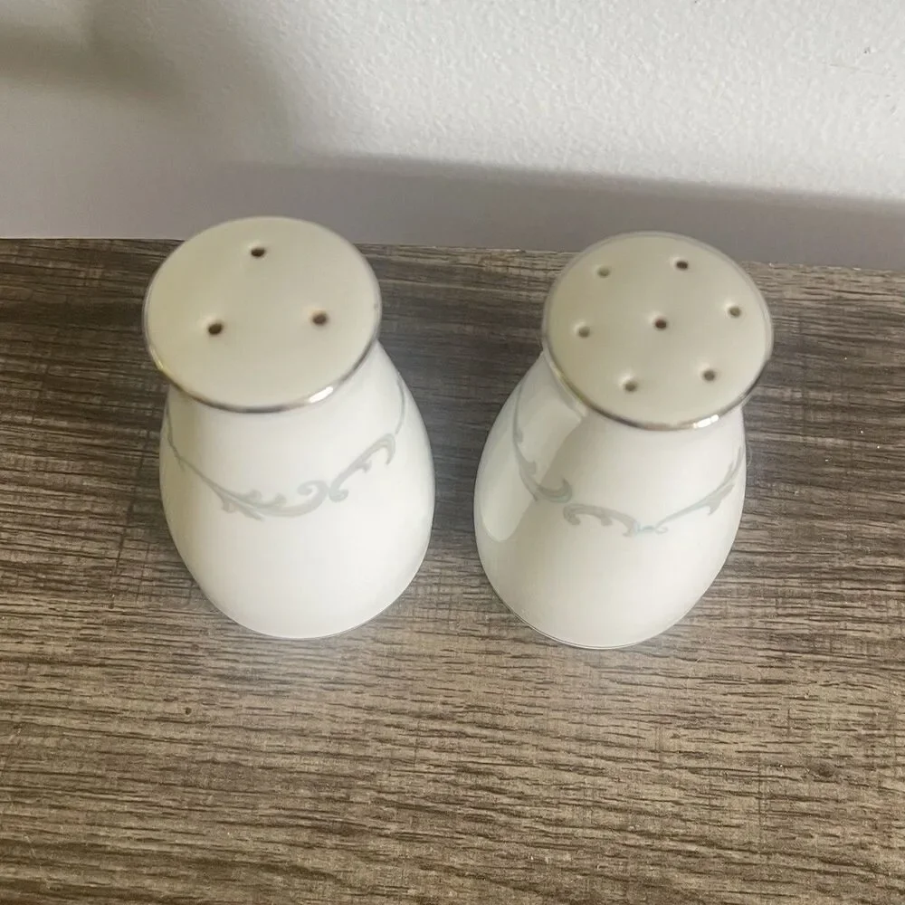 Vtg Noritake China Covered Salt & Pepper Chaumont Design Pattern 6008 Made Japan